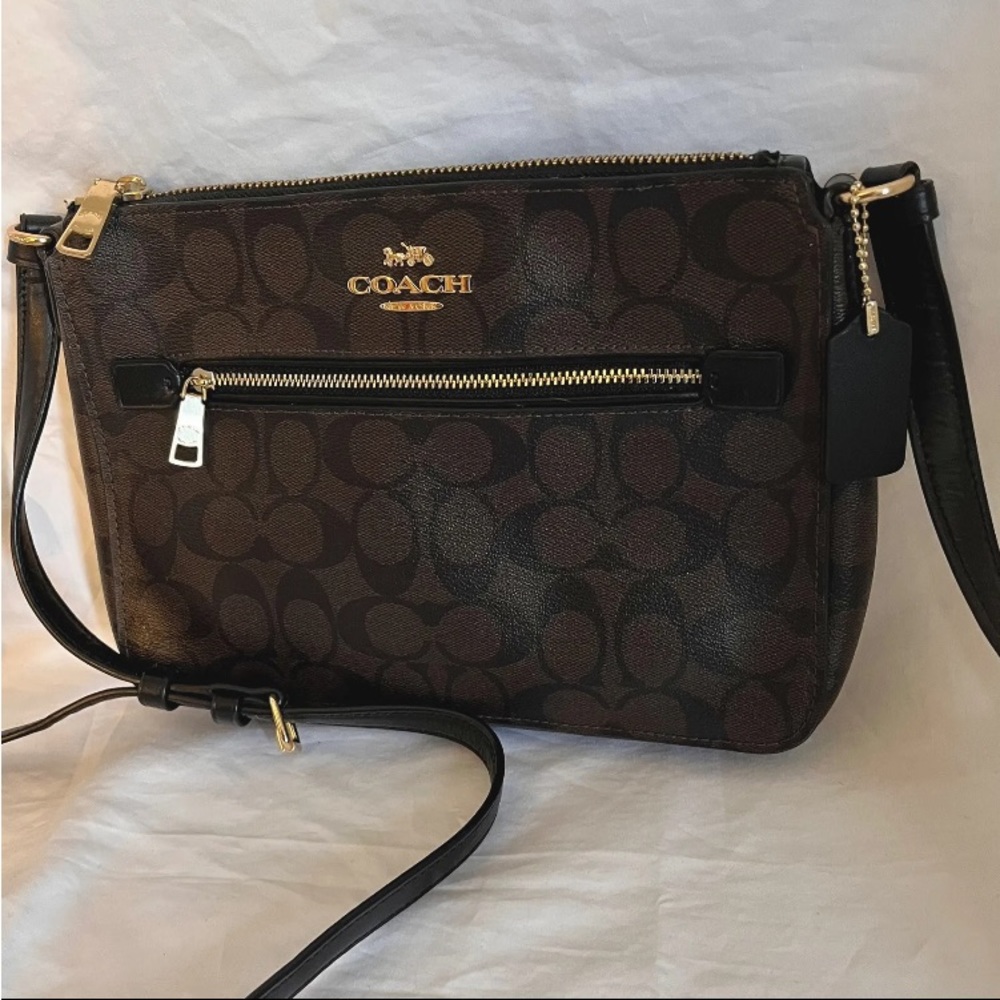Coach Gallery File Bag In Signature Canvas Handbag - Black/Brown